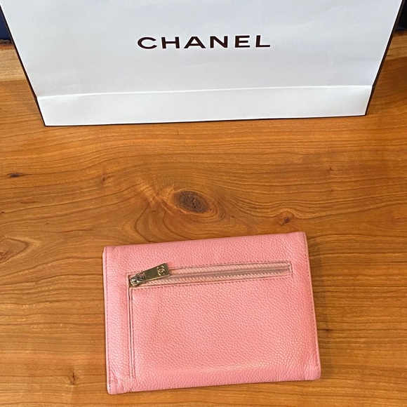 Chanel Caviar Pink Wallet - Picture 2 of 9